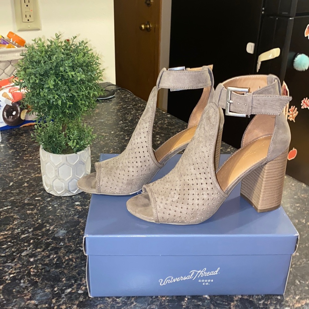 Taupe Block Heel 7.5